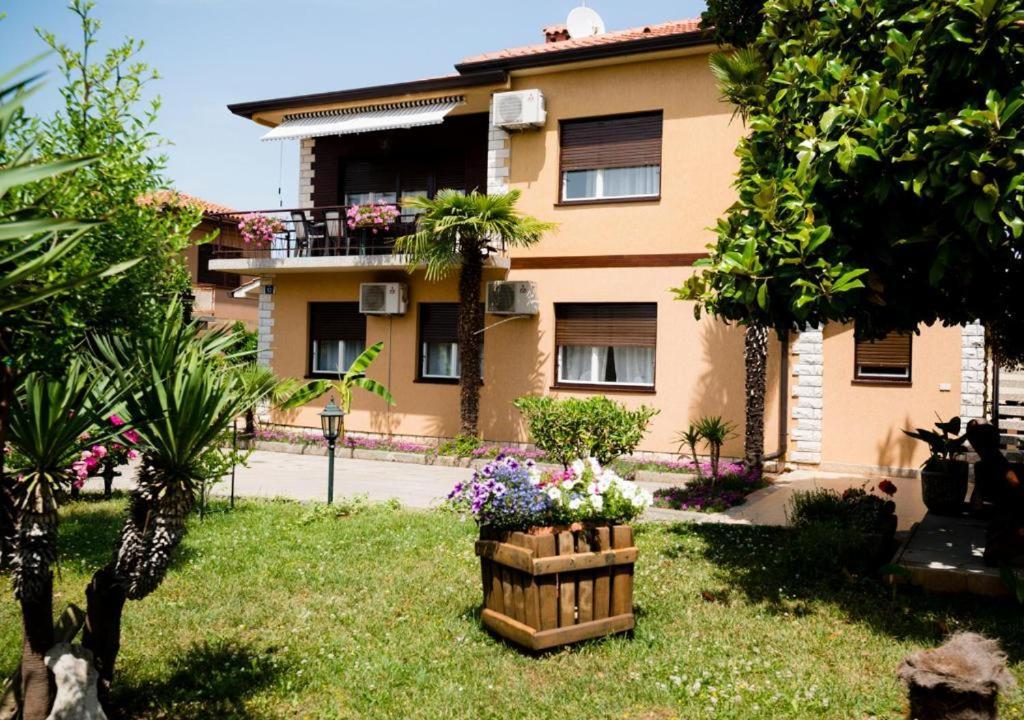 Apartment Anna أوماغ المظهر الخارجي الصورة